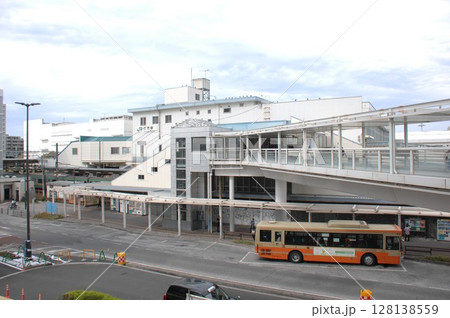 東海道本線 辻堂駅(JT09)南口駅前(神奈川県藤沢市) 128138559