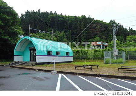 本州側の青函トンネル入口広場 展望台と新幹線車両を模したトイレ（青森県今別町） 128139245