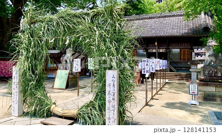 茅の輪くぐり(夏越の祓え)〈菅生神社/愛知県岡崎市〉 茅の輪くぐり(夏越の祓え)〈菅生神社/愛知県岡崎市〉 128141153