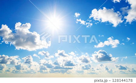 太陽と雲の多い青空 128144178