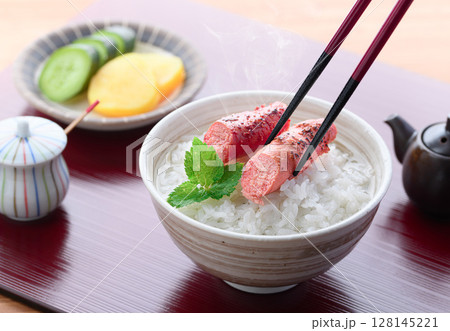 焼きたらこ茶漬け 和風朝食イメージ 128145221