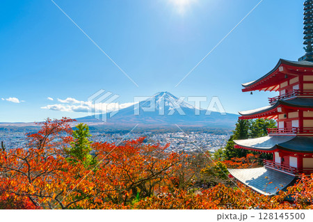 秋の富士山と五重塔 秋の富士山と五重塔 128145500