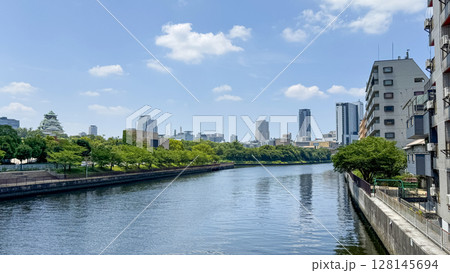 夏の大阪　京橋　OBP周辺の風景 128145694