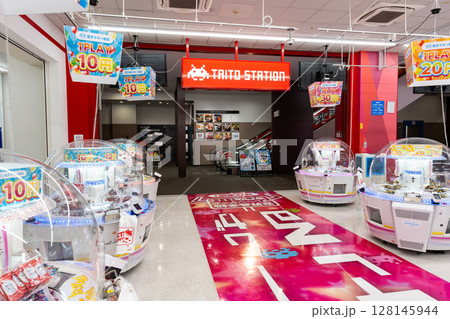 タイトーステーション 府中くるる店の入口を眺める　東京都府中市宮町 128145944