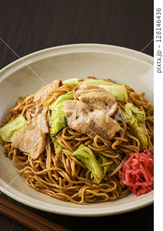 美味しそうなソース焼きそば 128146436