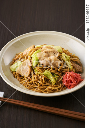 美味しそうなソース焼きそば 128146437