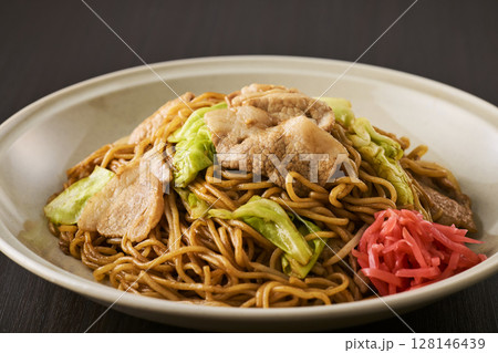 美味しそうなソース焼きそば 128146439