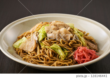 美味しそうなソース焼きそば 128146441