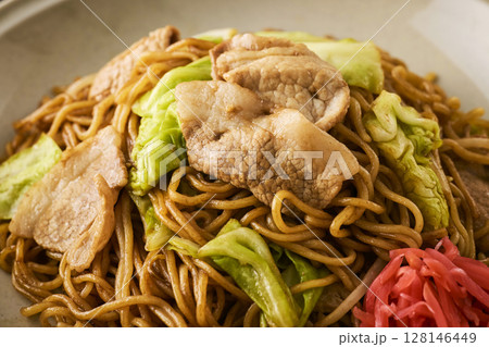 美味しそうなソース焼きそば 128146449