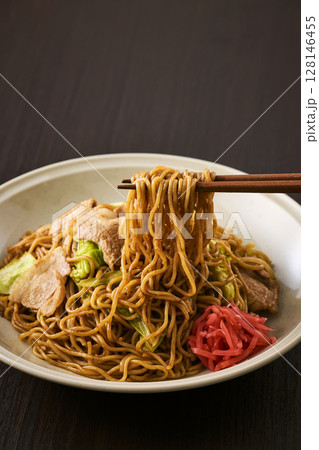 美味しそうなソース焼きそば 128146455