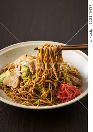 美味しそうなソース焼きそば 128146457
