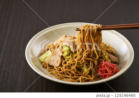 美味しそうなソース焼きそば 128146460