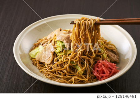 美味しそうなソース焼きそば 128146461
