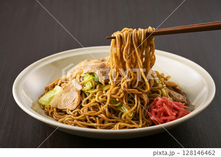 美味しそうなソース焼きそば 128146462