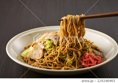 美味しそうなソース焼きそば 128146463