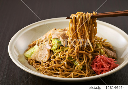 美味しそうなソース焼きそば 128146464