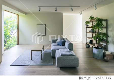 無機質なリビング 128148455