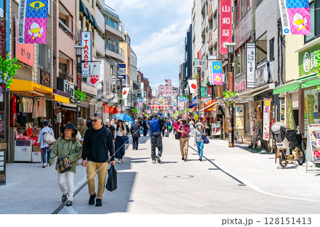 【東京都】おばあちゃんの原宿で有名な巣鴨地蔵通り商店街 128151413