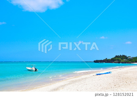 与論島 大金久海岸 与論島 大金久海岸 128152021