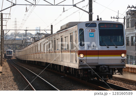 副都心線直通前：東急東横線へ貸出のうえ運行した東京メトロ7000系電車 128160589