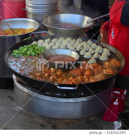 Sizzling Street Food Pan Display 128162293