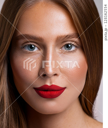 Captivating Gaze of Youthful Beauty 128162554
