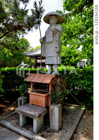 京都府長岡京市　乙訓寺　境内 128164188