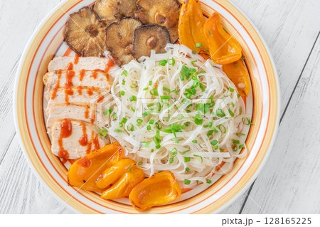 Rice Noodles with Shiitake, Grilled Peppers, Chicken, Sriracha, and Green Onion 128165225