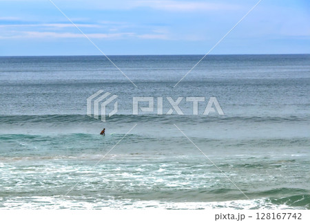 Anticipating the waves 128167742
