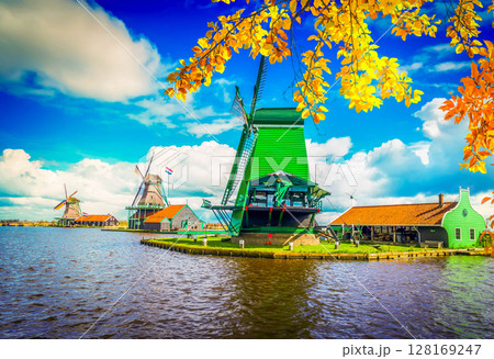 Dutch wind mills 128169247