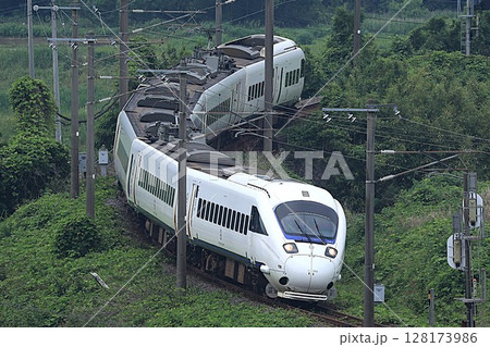 【JR九州】885系 特急「ソニック」（日豊本線：大神〜杵築） 128173986