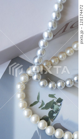 真珠の素敵なアクセサリー 128174472