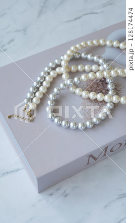 真珠の素敵なアクセサリー 128174474