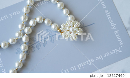 真珠の素敵なアクセサリー 128174494