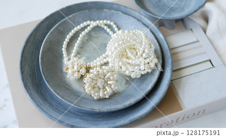 素敵な真珠のアクセサリー 128175191