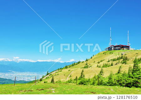 長野県　美ヶ原高原　青空の王ヶ頭ホテル 128176510