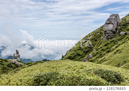 人面岩 奇岩 世界自然遺産屋久島(夏 人面岩 奇岩 世界自然遺産屋久島(夏 128176883
