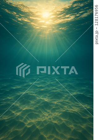 太陽の光が差し込む神秘的な海中風景 128176956