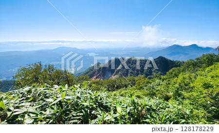 夏の妙高山登山(天狗堂~鎖場:野尻湖方面の眺め) 夏の妙高山登山(天狗堂~鎖場:野尻湖方面の眺め) 128178229