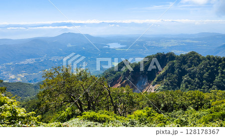 夏の妙高山登山(天狗堂~鎖場:野尻湖方面の眺め) 夏の妙高山登山(天狗堂~鎖場:野尻湖方面の眺め) 128178367
