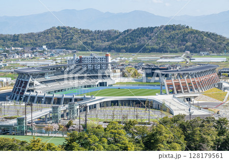 滋賀県彦根市　彦根総合スポーツ公園陸上競技場（平和堂HATOスタジアム） 128179561