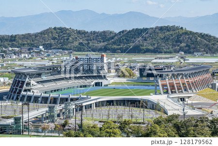 滋賀県彦根市　彦根総合スポーツ公園陸上競技場（平和堂HATOスタジアム） 128179562