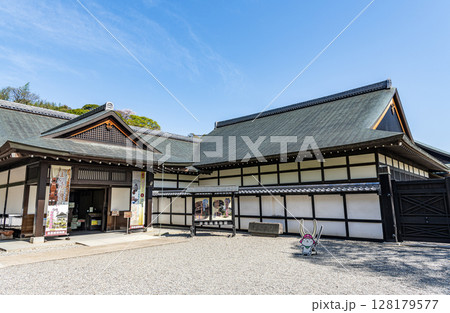 滋賀県彦根市　彦根城博物館 128179577