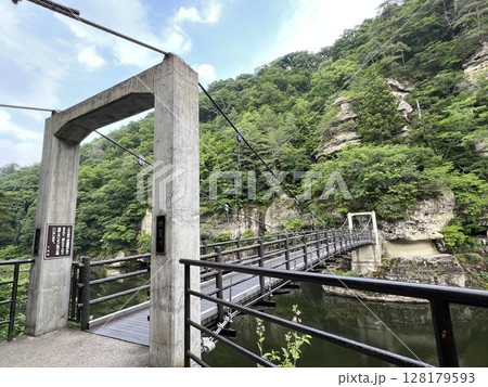 福島県 塔のへつりの吊り橋 128179593