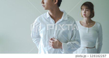 男女のポートレート 男女のポートレート 128182287