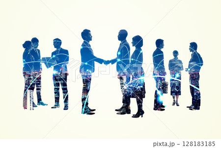 多国籍ビジネスパーソングループのシルエットとネットワークイメージのコラージュ 多国籍ビジネスパーソングループのシルエットとネットワークイメージのコラージュ 128183185