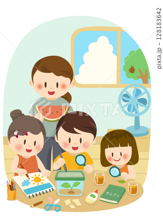 自由研究に取り組む夏の日の子どもたち、Kids Doing Summer Science Proje 128183642