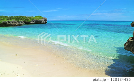 池間島の透明度の高いフナクスビーチ 128184456