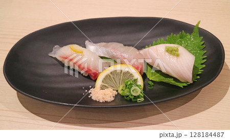 おいしい握り3点盛り おいしい握り3点盛り 128184487