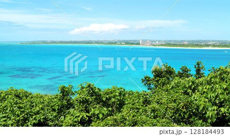 来間島から見た宮古島 128184493